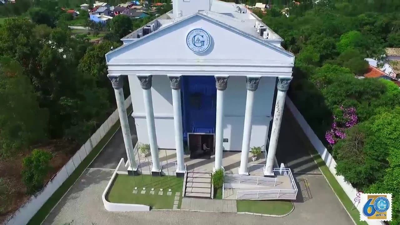 Fachada da sede da Grande Loja de Santa Catarina. Imagem de capa do vídeo publicado pelo canal da instituição.